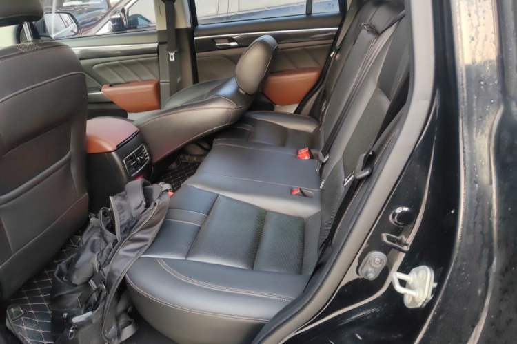 Used GAC Trumpchi GS7 2019 390T Two-Wheel-Drive Luxury Version Interior 4