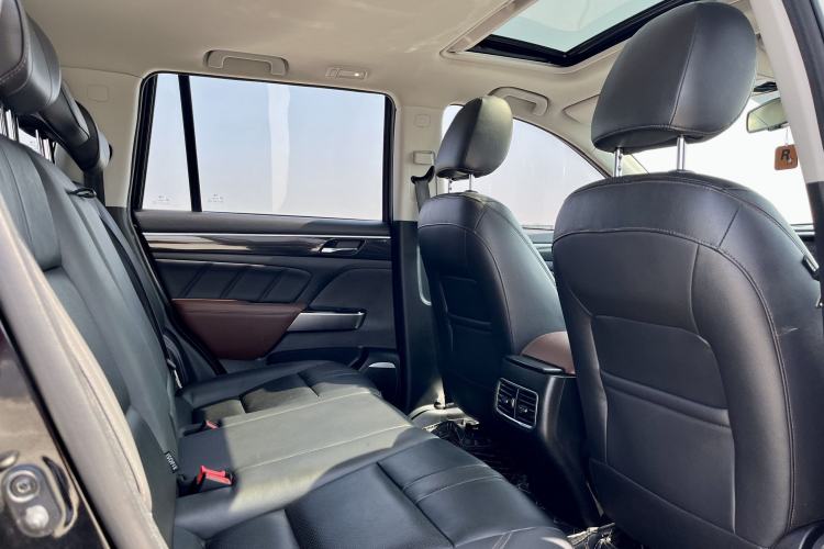 Used GAC Trumpchi GS7 2019 390T Two-Wheel-Drive Luxury Version Interior 7