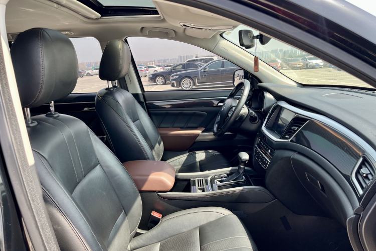 Used GAC Trumpchi GS7 2019 390T Two-Wheel-Drive Luxury Version Interior 9