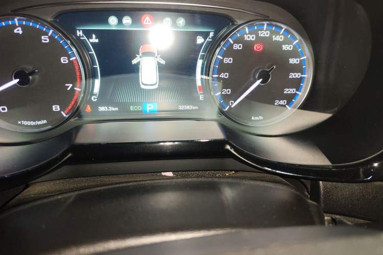 Used GAC Trumpchi GS7 2019 390T Two-Wheel Drive Luxury Smart Connectivity Version Odometer Close Up
