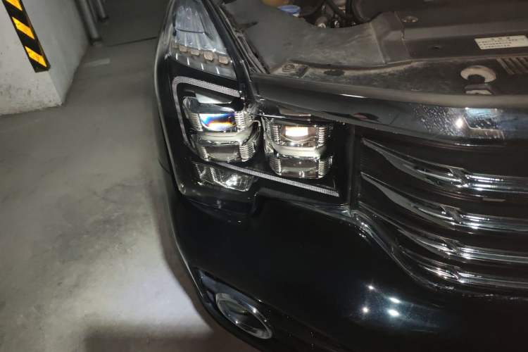 Used GAC Trumpchi GS7 2019 390T Two-Wheel Drive Luxury Smart Connectivity Version Right Front Headlight