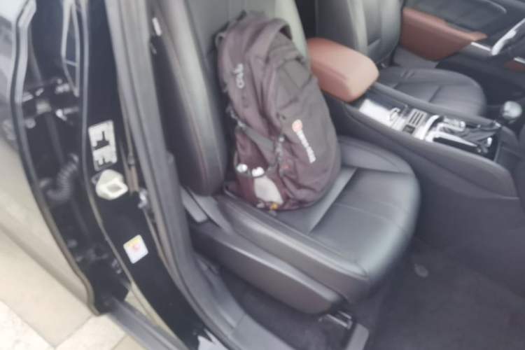 Used GAC Trumpchi GS7 2019 390T Two-Wheel-Drive Luxury Version Right Front Seat