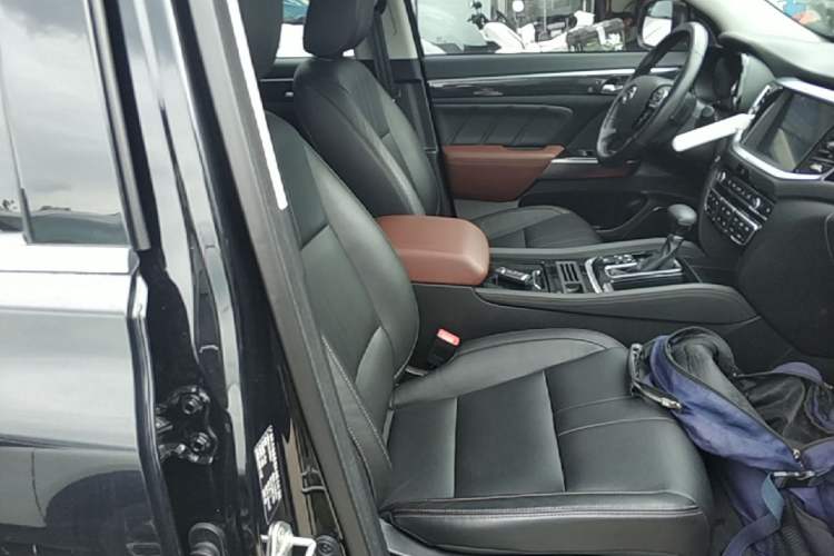 Used GAC Trumpchi GS7 2019 390T Two-Wheel-Drive Luxury Version Right Front Seat