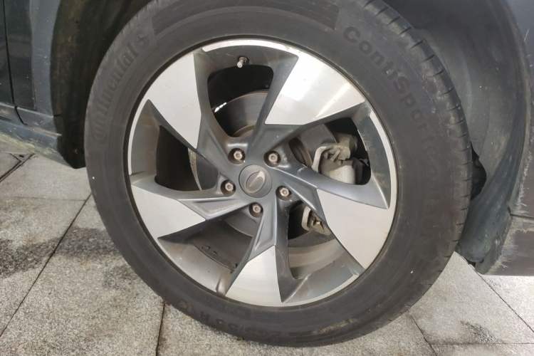 Used GAC Trumpchi GS7 2019 390T Two-Wheel Drive Luxury Smart Connectivity Version Right Front Wheel Hub