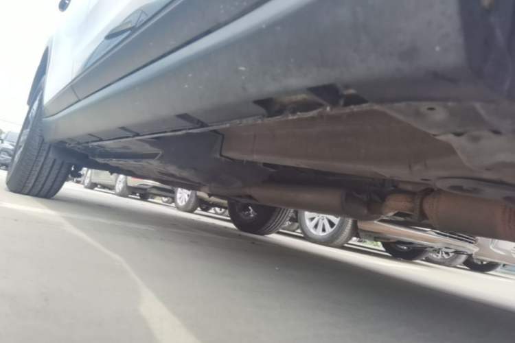 Used GAC Trumpchi GS7 2019 390T Two-Wheel-Drive Luxury Version Right Side Sill