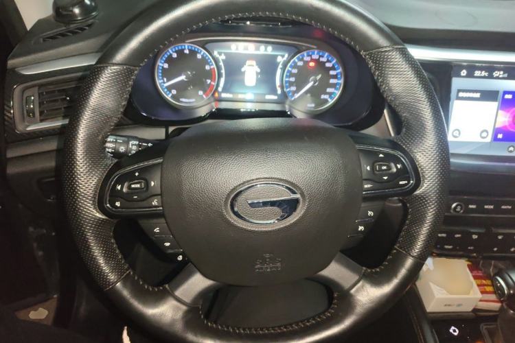 Used GAC Trumpchi GS7 2019 390T Two-Wheel Drive Luxury Smart Connectivity Version Steering Wheel