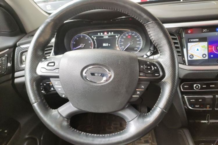 Used GAC Trumpchi GS7 2019 390T Two-Wheel Drive Luxury Smart Connectivity Version Steering Wheel