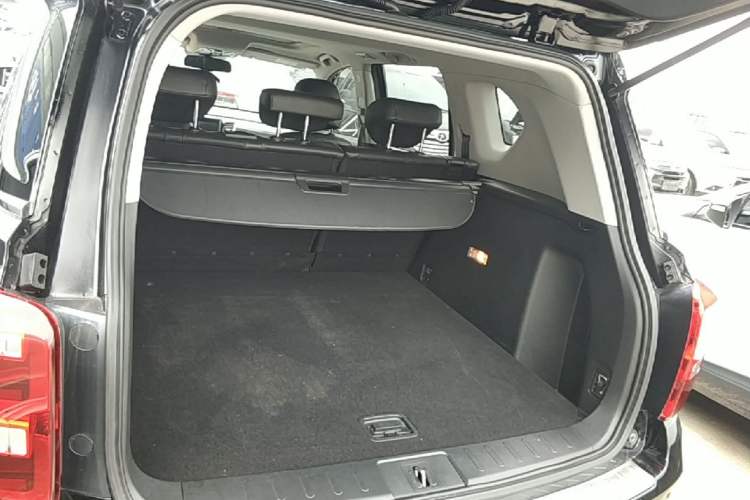Used GAC Trumpchi GS7 2019 390T Two-Wheel-Drive Luxury Version Trunk