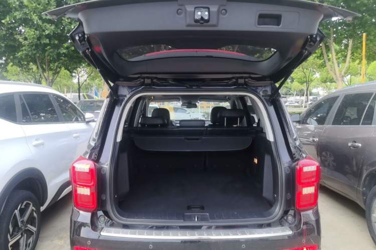 Used GAC Trumpchi GS7 2019 390T Two-Wheel-Drive Luxury Version Trunk