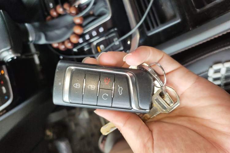 Used GAC Trumpchi GS7 2019 390T Two-Wheel Drive Luxury Smart Connectivity Version Vehicle Key