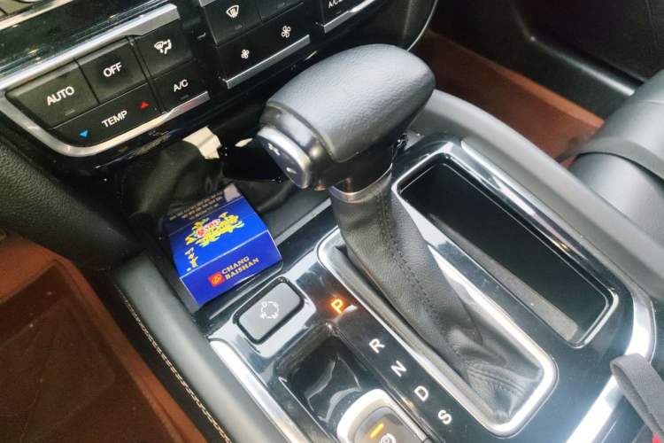 Used GAC Trumpchi GS7 2019 390T Two-Wheel-Drive Elite Version Gear Lever