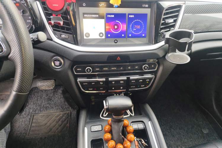 Used GAC Trumpchi GS7 2019 390T Two-Wheel Drive Luxury Smart Connectivity Version Audio And AC Panel