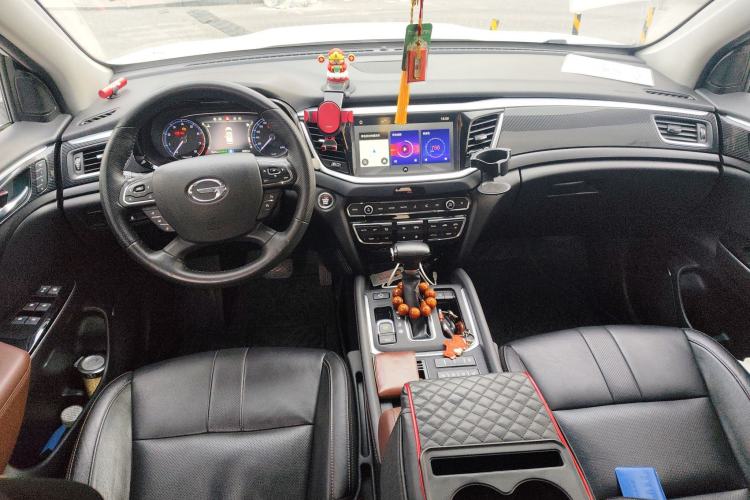 Used GAC Trumpchi GS7 2019 390T Two-Wheel Drive Luxury Smart Connectivity Version Center Console