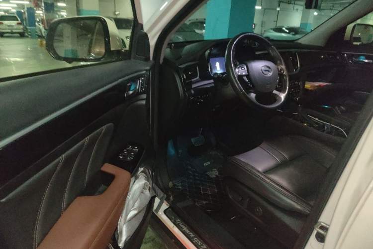 Used GAC Trumpchi GS7 2019 390T Two-Wheel Drive Luxury Smart Connectivity Version Driver Seat
