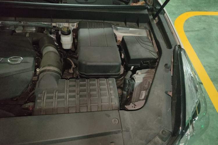 Used GAC Trumpchi GS7 2019 390T Two-Wheel Drive Luxury Smart Connectivity Version Engine Bay Left