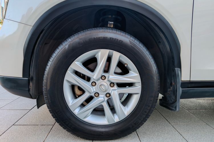Used GAC Trumpchi GS7 2019 390T Two-Wheel-Drive Elite Version Exterior 2