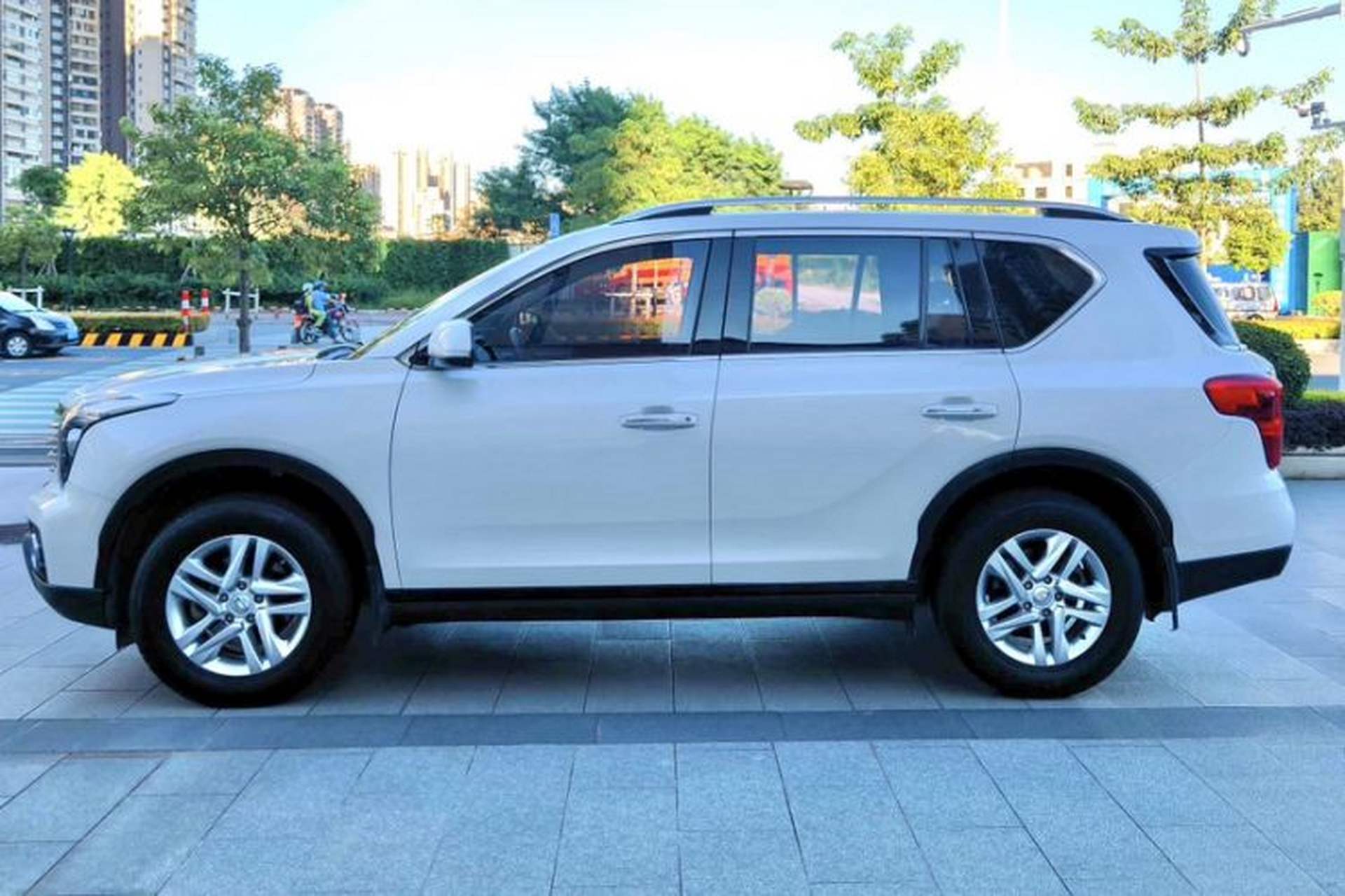 Used GAC Trumpchi GS7 2019 390T Two-Wheel-Drive Elite Version Exterior 6