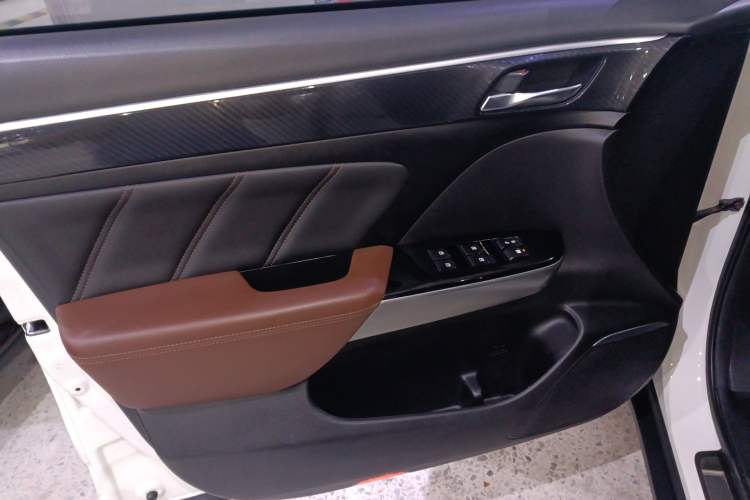 Used GAC Trumpchi GS7 2019 390T Two-Wheel-Drive Elite Version Interior 3