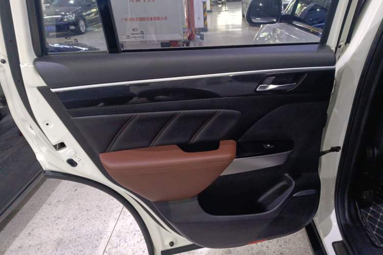 Used GAC Trumpchi GS7 2019 390T Two-Wheel-Drive Elite Version Interior 4