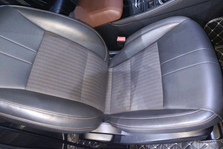 Used GAC Trumpchi GS7 2019 390T Two-Wheel-Drive Elite Version Right Front Seat