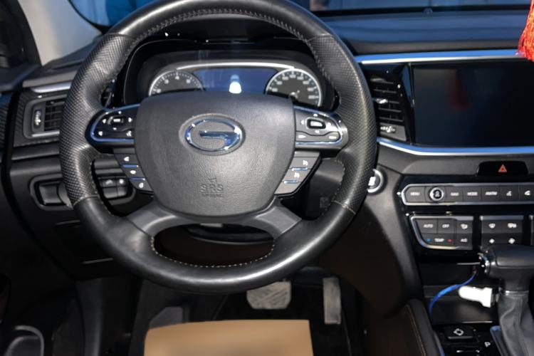 Used GAC Trumpchi GS7 2019 390T Two-Wheel Drive Luxury Smart Connectivity Version Steering Wheel