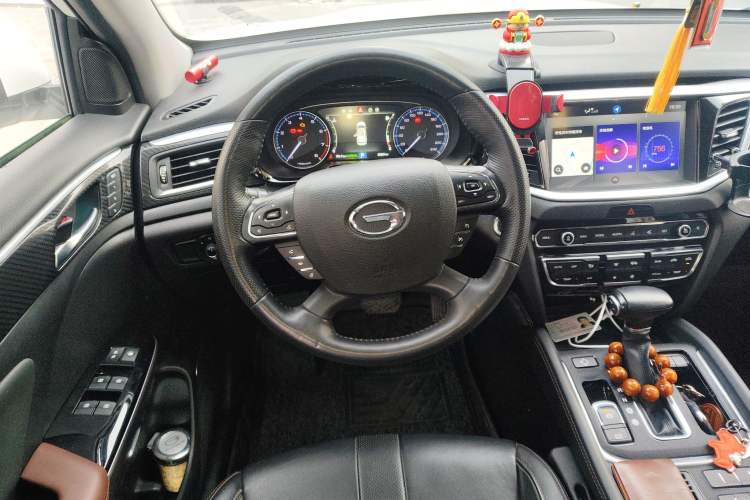 Used GAC Trumpchi GS7 2019 390T Two-Wheel Drive Luxury Smart Connectivity Version Steering Wheel