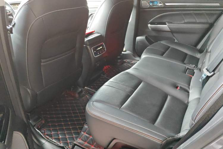 Used GAC Trumpchi GS8 2020 390T Two-Wheel Drive Luxury Smart Connectivity Version (7 Seats) Left Rear Seat