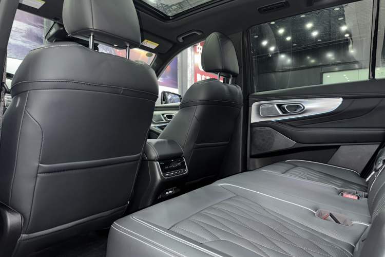 Used GAC Trumpchi GS8 2022 Flagship Series 2.0 TGDI Four-Wheel Drive Luxury Smart Connectivity Version (7 Seats) Interior 10