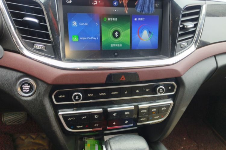 Used GAC Trumpchi GS8 2017 320T Two-Wheel Drive Luxury Smart Connectivity Version (7 Seats) Audio And AC Panel