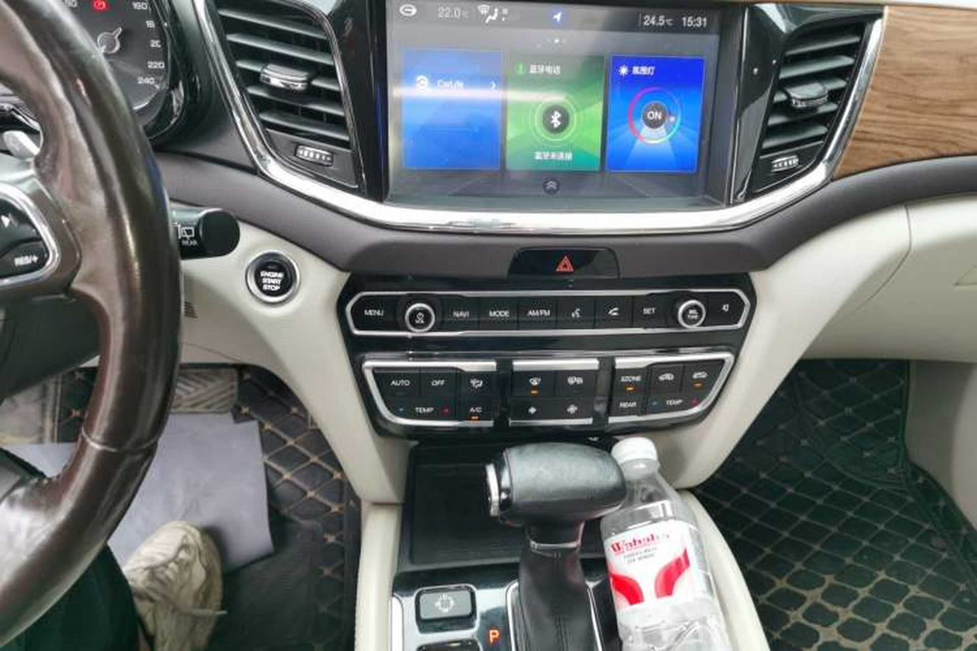 Used GAC Trumpchi GS8 2017 320T Two-Wheel Drive Prestige Version (7 Seats) Audio And AC Panel