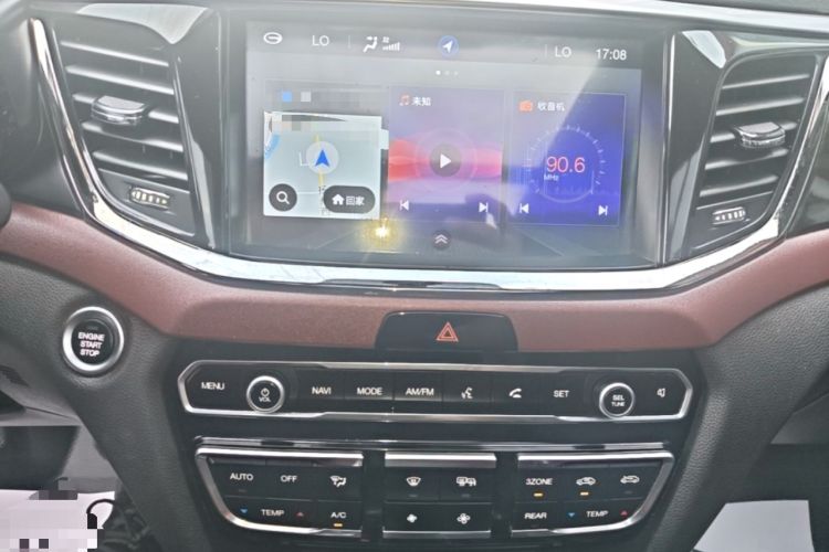 Used GAC Trumpchi GS8 2017 320T Two-Wheel Drive Luxury Smart Connectivity Version (7 Seats) Audio And AC Panel