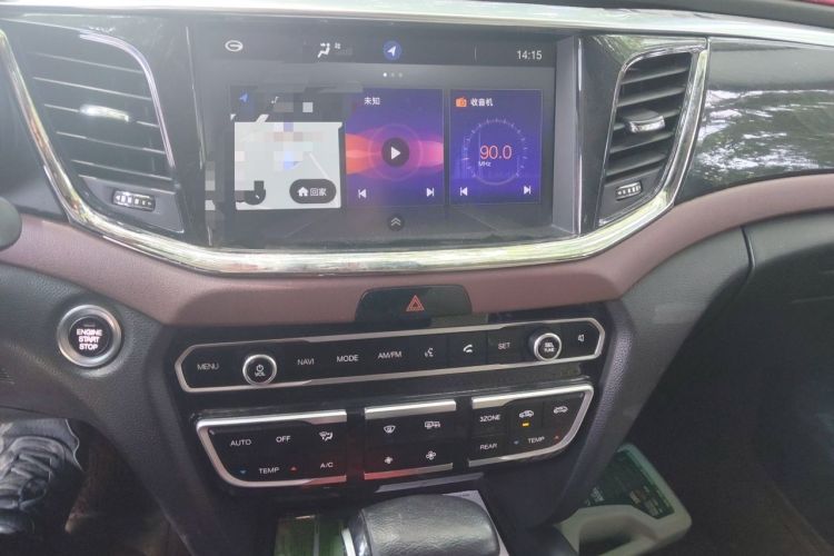 Used GAC Trumpchi GS8 2017 320T Two-Wheel Drive Luxury Smart Connectivity Version (7 Seats) Audio And AC Panel