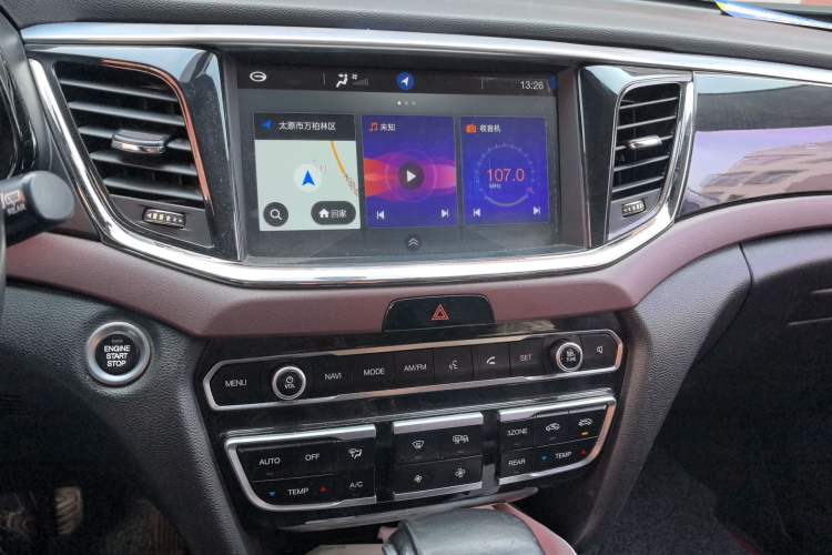Used GAC Trumpchi GS8 2017 320T Four-Wheel Drive Luxury Smart Connectivity Version (7 Seats) Audio And AC Panel