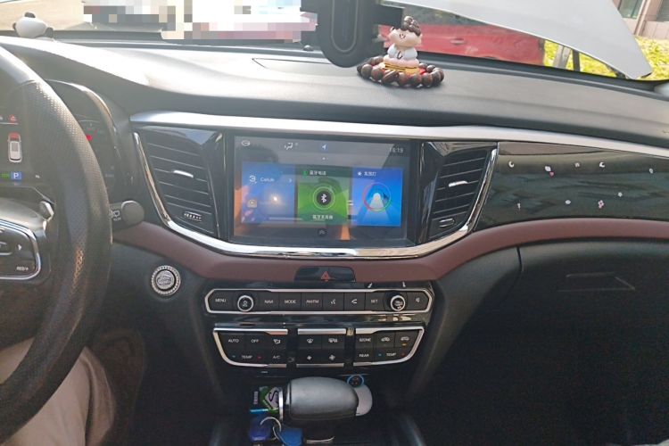 Used GAC Trumpchi GS8 2017 320T Four-Wheel Drive Luxury Smart Connectivity Version (7 Seats) Audio And AC Panel