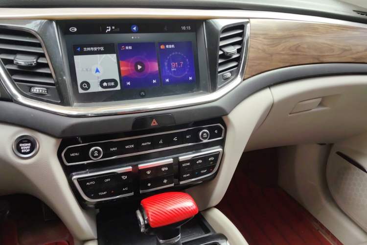 Used GAC Trumpchi GS8 2017 320T Two-Wheel Drive Luxury Smart Connectivity Version (7 Seats) Audio And AC Panel