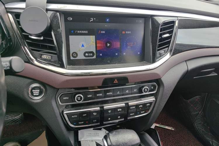 Used GAC Trumpchi GS8 2017 320T Four-Wheel Drive Luxury Smart Connectivity Version (7 Seats) Audio And AC Panel