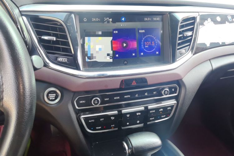 Used GAC Trumpchi GS8 2017 320T Two-Wheel Drive Luxury Smart Connectivity Version (7 Seats) Audio And AC Panel