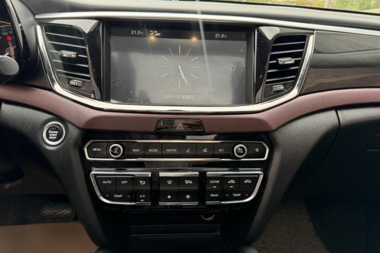 Used GAC Trumpchi GS8 2017 320T Two-Wheel Drive Prestige Version (7 Seats) Audio And AC Panel