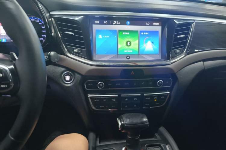 Used GAC Trumpchi GS8 2017 320T Two-Wheel Drive Luxury Edition (7 Seats) Audio And AC Panel