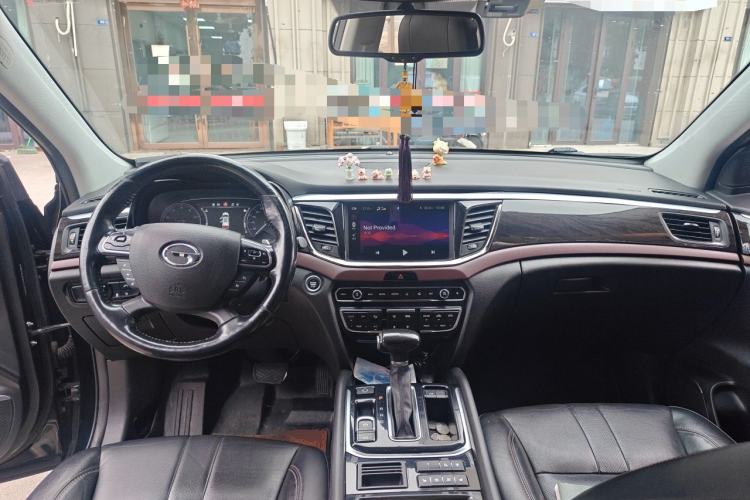 Used GAC Trumpchi GS8 2017 320T Two-Wheel Drive Luxury Smart Connectivity Version (7 Seats) Center Console