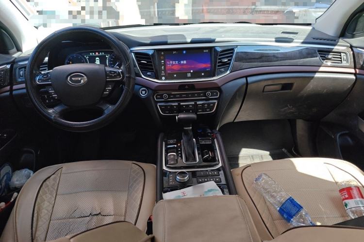 Used GAC Trumpchi GS8 2017 320T Four-Wheel Drive Luxury Smart Connectivity Version (7 Seats) Center Console