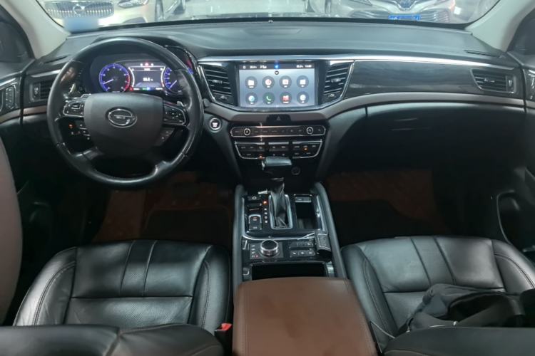 Used GAC Trumpchi GS8 2017 320T Four-Wheel Drive Luxury Smart Connectivity Version (7 Seats) Center Console