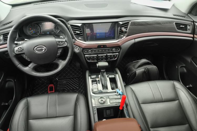 Used GAC Trumpchi GS8 2017 320T Four-Wheel Drive Luxury Smart Connectivity Version (7 Seats) Center Console