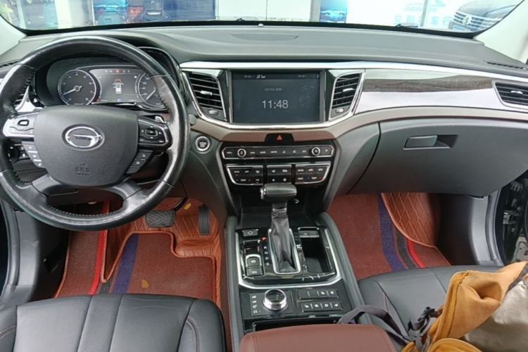 Used GAC Trumpchi GS8 2017 320T Four-Wheel Drive Luxury Smart Connectivity Version (7 Seats) Center Console