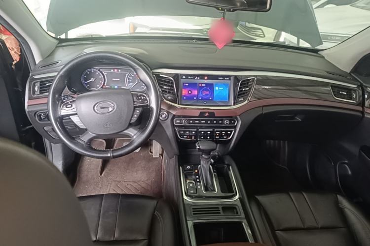 Used GAC Trumpchi GS8 2017 320T Two-Wheel Drive Luxury Edition (7 Seats) Center Console
