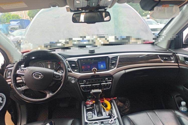 Used GAC Trumpchi GS8 2017 320T Four-Wheel Drive Luxury Smart Connectivity Version (7 Seats) Center Console