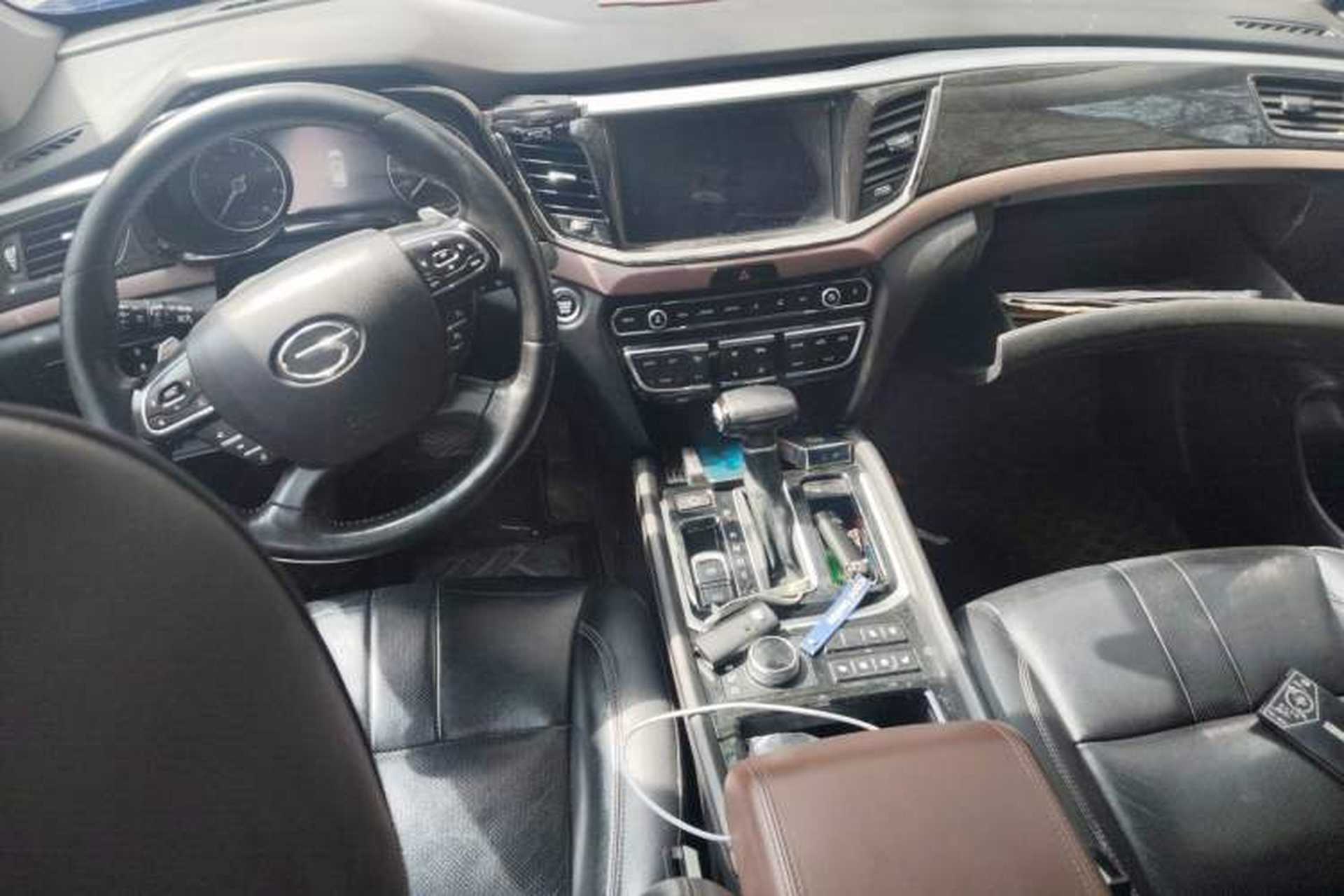 Used GAC Trumpchi GS8 2017 320T Four-Wheel Drive Luxury Smart Connectivity Version (7 Seats) Center Console