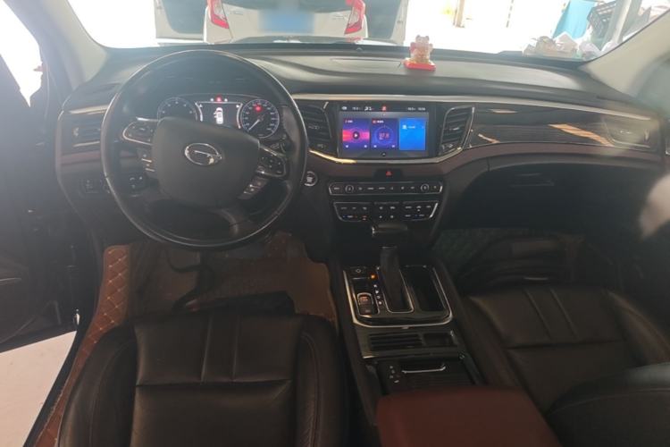 Used GAC Trumpchi GS8 2017 320T Two-Wheel Drive Luxury Edition (7 Seats) Center Console