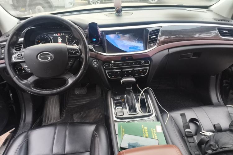 Used GAC Trumpchi GS8 2017 320T Four-Wheel Drive Luxury Smart Connectivity Version (7 Seats) Center Console