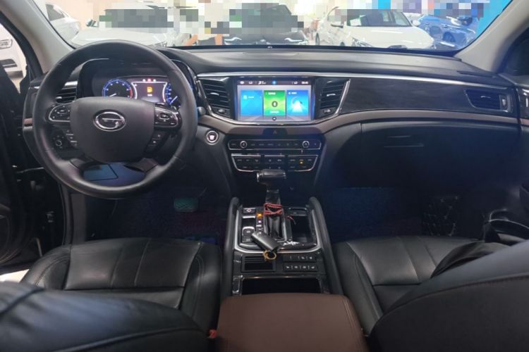 Used GAC Trumpchi GS8 2017 320T Two-Wheel Drive Luxury Edition (7 Seats) Center Console